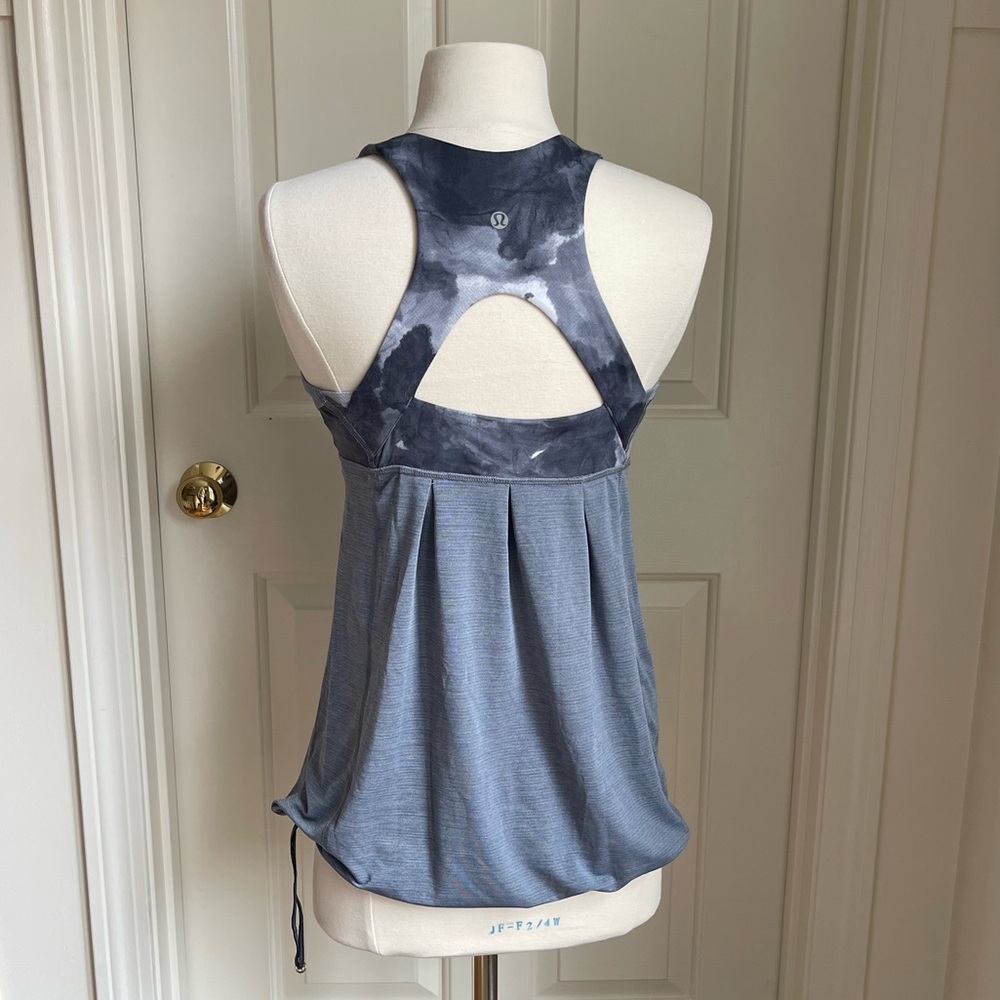 Lululemon gray workout tank with built in bra